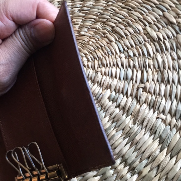 Authentic preloved Louis Vitton Key Holder - Picture 15 of 17